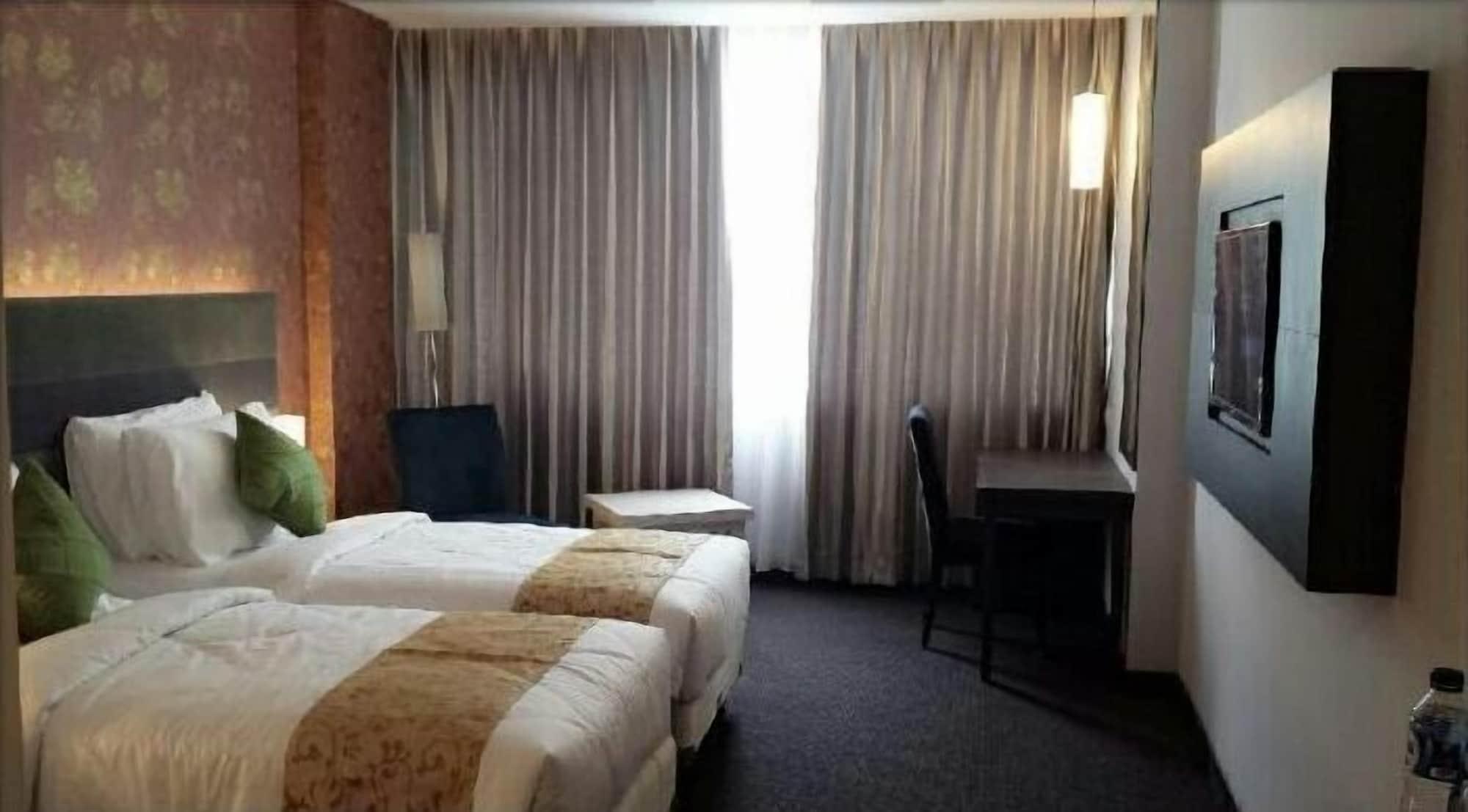 Tjokro Hotel Pekanbaru Eksteriør billede