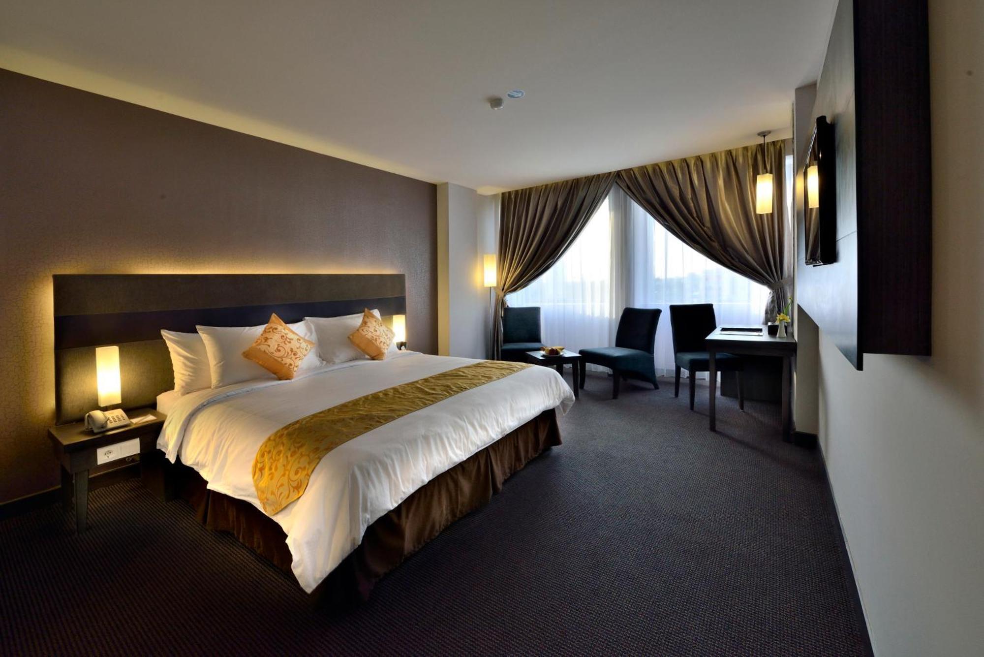 Tjokro Hotel Pekanbaru Eksteriør billede