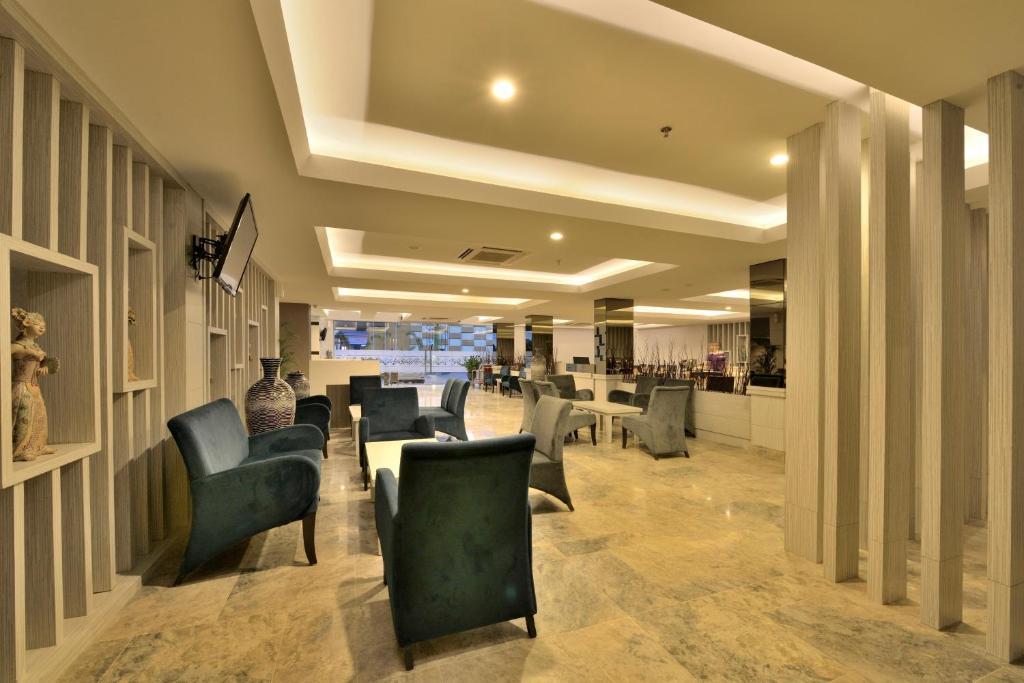 Tjokro Hotel Pekanbaru Eksteriør billede