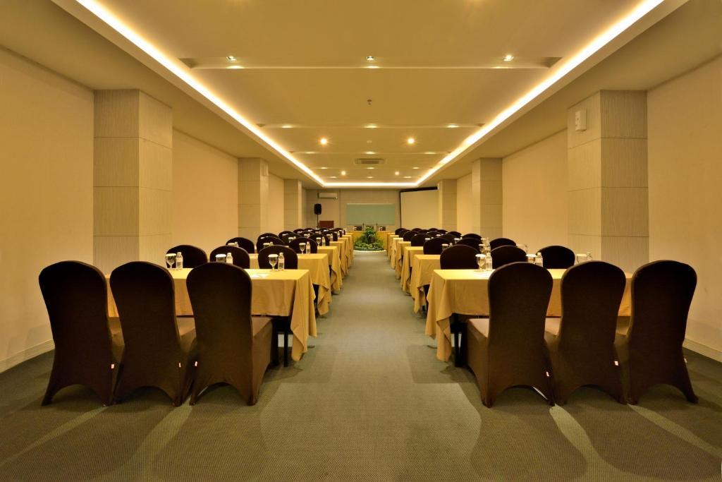 Tjokro Hotel Pekanbaru Eksteriør billede