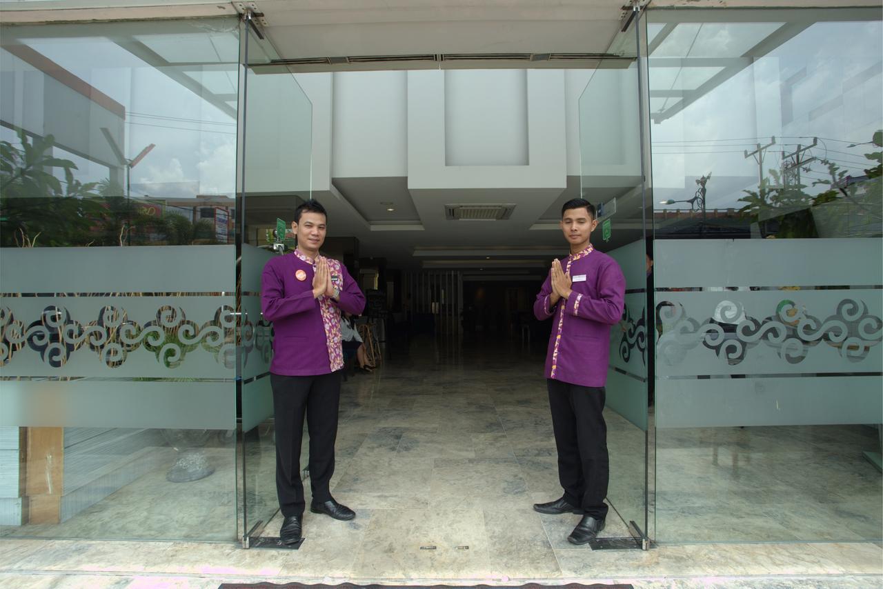 Tjokro Hotel Pekanbaru Eksteriør billede
