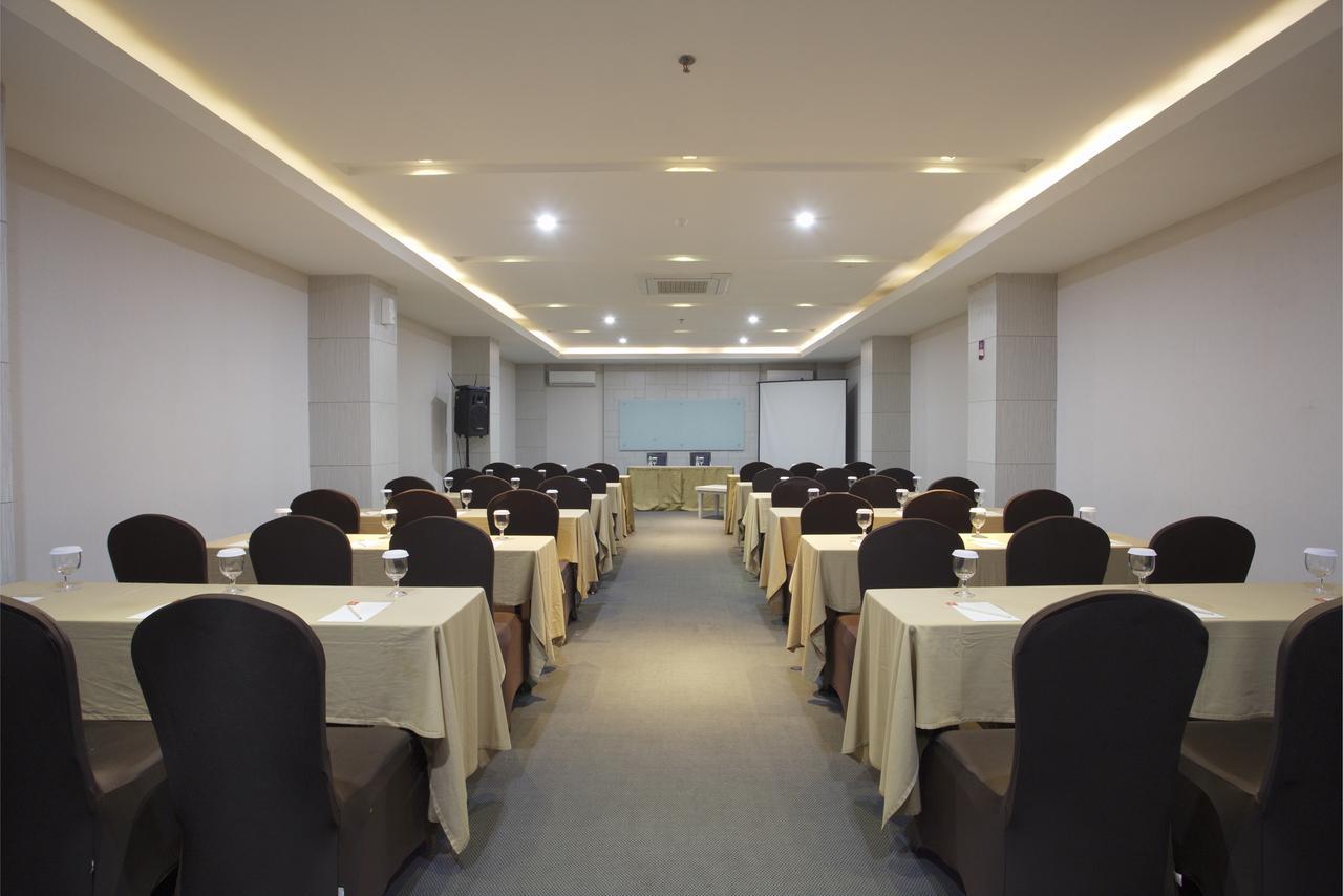 Tjokro Hotel Pekanbaru Eksteriør billede