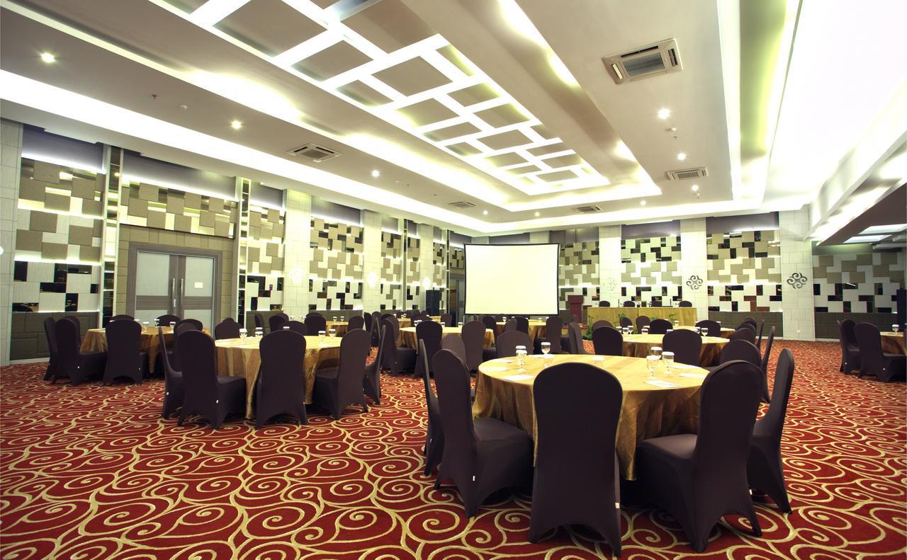 Tjokro Hotel Pekanbaru Eksteriør billede